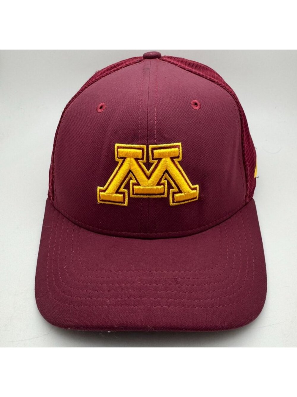Minnesota Golden Gophers Hat Cap Nike Maroon Gold Mesh Fitted Stretch NCAA